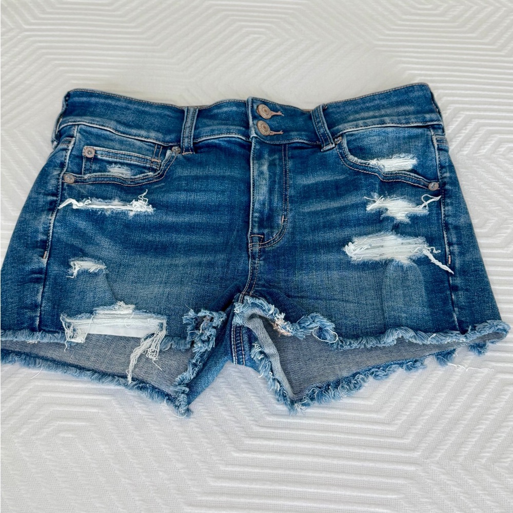 NWOT American Eagle High-Rise Shortie Denim Shorts | 6 | Medium Wash